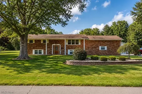 550 Emmaus Rd, Belpre, OH 45714