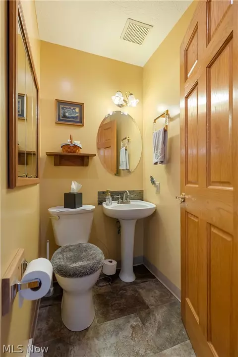 Bath - 1614 W Park Ave NW, Canton, OH 44708 photo 2 of 2