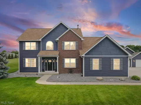 19137 Landing Ln, Columbia Station, OH 44028
