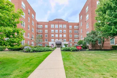 19201 Van Aken Blvd #313, Shaker Heights, OH 44122