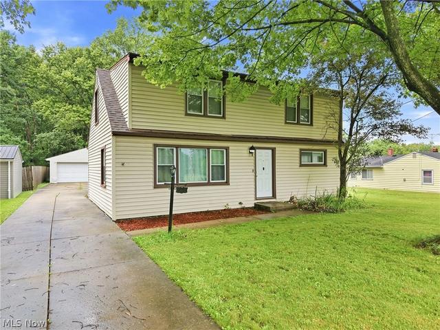 3192 Roselawn Dr, Niles, OH 44446