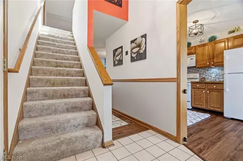 Entry Way - 4630 Preserve Dr NW, Canton, OH 44708 photo 2 of 3