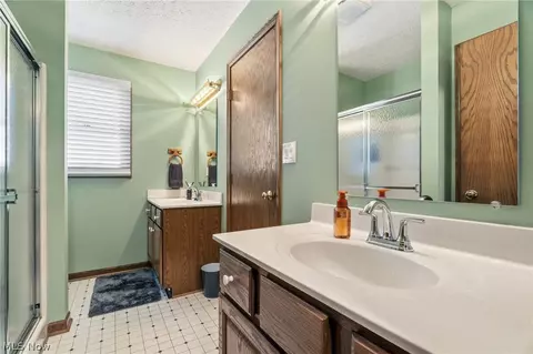 Bath - 4630 Preserve Dr NW, Canton, OH 44708 photo 1 of 2