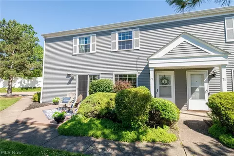 77 Firebush Ln, Northfield, OH 44067
