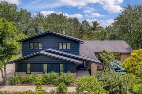 26270 Annesley Rd, Beachwood, OH 44122