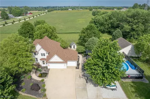 4456 Maplegrove Ave, Louisville, OH 44641