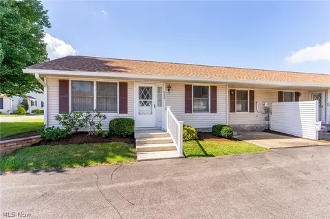 942 Canterbury Ln, Salem, OH 44460