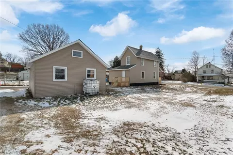 Exterior - 1747 5th St SE, Canton, OH 44707 photo 3 of 3