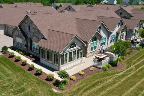 1934 Woods Dr, Streetsboro, OH 44241