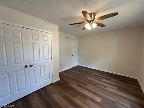 Bedroom - 78 Prospect St, Struthers, OH 44471 photo 2 of 4