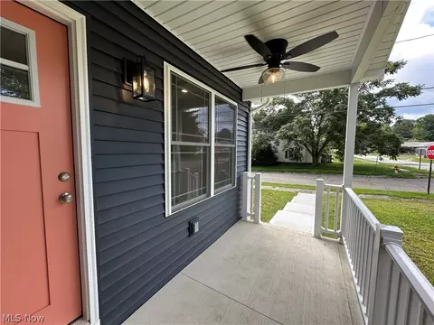 Exterior - 78 Prospect St, Struthers, OH 44471 photo 2 of 2