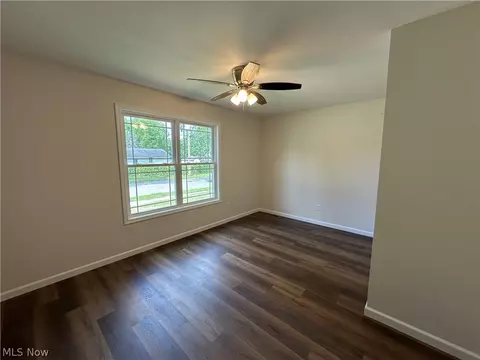 Living - 78 Prospect St, Struthers, OH 44471 photo 3 of 3