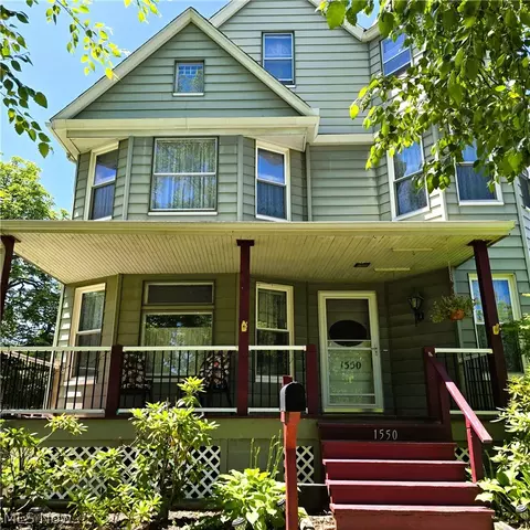 1550 Grace Ave, Lakewood, OH 44107