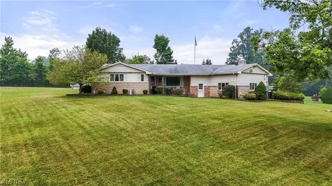 8060 Sigle Ln, Poland, OH 44514