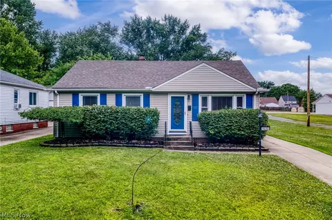 4690 W 11th St, Cleveland, OH 44109