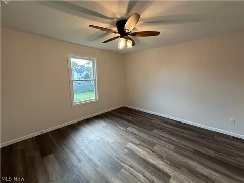 Bedroom - 434 8th St, Struthers, OH 44471 photo 6 of 6