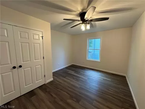 Bedroom - 434 8th St, Struthers, OH 44471 photo 1 of 6