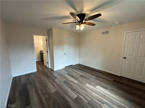 Bedroom - 434 8th St, Struthers, OH 44471 photo 5 of 6