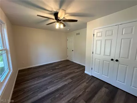 Bedroom - 434 8th St, Struthers, OH 44471 photo 4 of 6