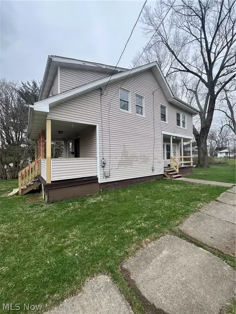 547 Van Everett Ave, Akron, OH 44306 photo 3