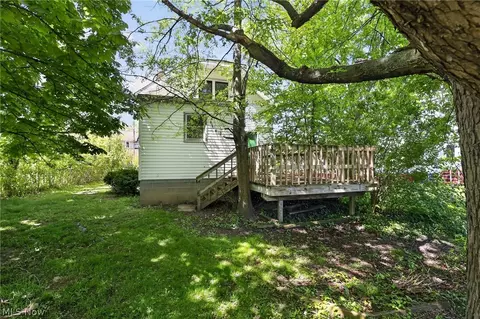 Exterior - 1537 E 214th St, Euclid, OH 44117 photo 2 of 2