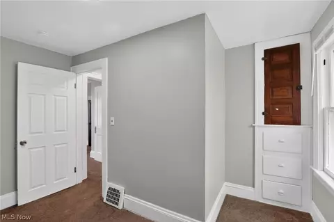 Entry Way - 1537 E 214th St, Euclid, OH 44117 photo 1 of 1
