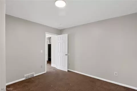 Bedroom - 1537 E 214th St, Euclid, OH 44117 photo 2 of 4
