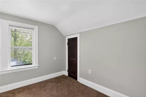 Bedroom - 1537 E 214th St, Euclid, OH 44117 photo 3 of 4