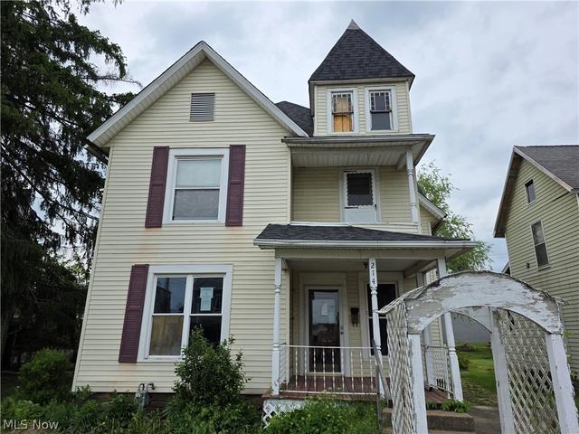 214 W Church St, Newcomerstown, OH 43832
