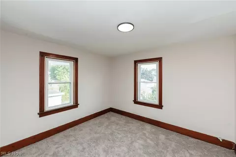 Bedroom - 2233 E 33rd St, Lorain, OH 44055 photo 2 of 5