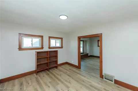 Living - 2233 E 33rd St, Lorain, OH 44055 photo 4 of 4