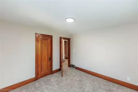 Bedroom - 2233 E 33rd St, Lorain, OH 44055 photo 3 of 5