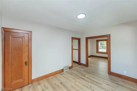 Living - 2233 E 33rd St, Lorain, OH 44055 photo 3 of 4