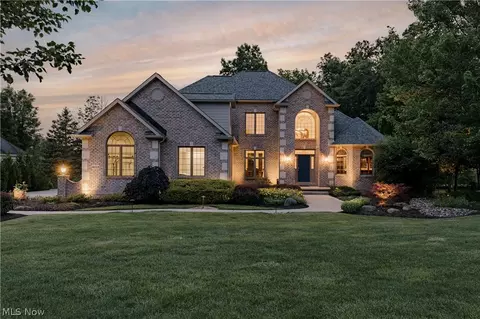 4013 Meadowvale Ct, Akron, OH 44333