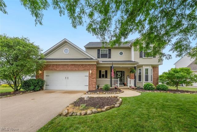 9387 Victoria Ln, North Ridgeville, OH 44039