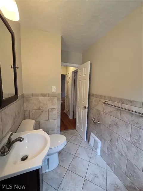 472 E 222nd St, Euclid, OH 44123 photo 15