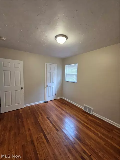 472 E 222nd St, Euclid, OH 44123 photo 11