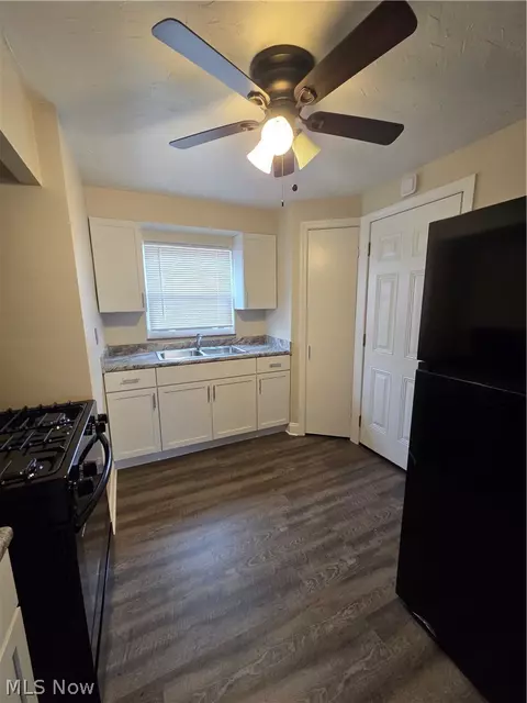 472 E 222nd St, Euclid, OH 44123 photo 19