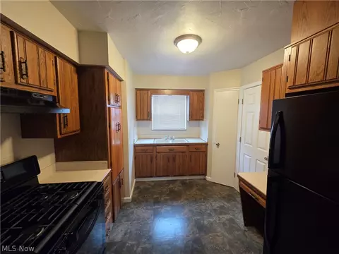 472 E 222nd St, Euclid, OH 44123 photo 39