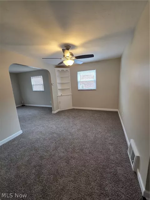 472 E 222nd St, Euclid, OH 44123 photo 21
