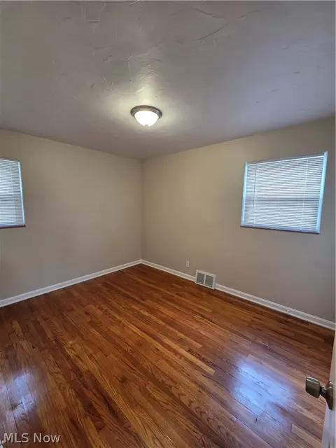 472 E 222nd St, Euclid, OH 44123 photo 12