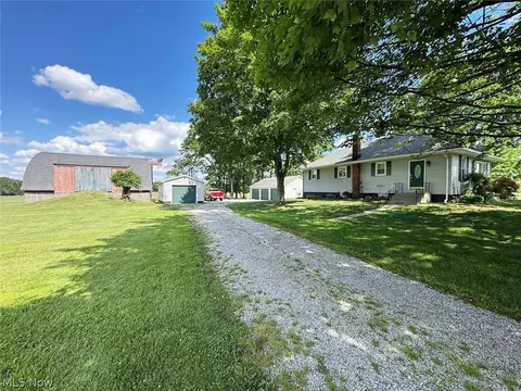 7305 S Duck Creek Rd, Berlin Center, OH 44401