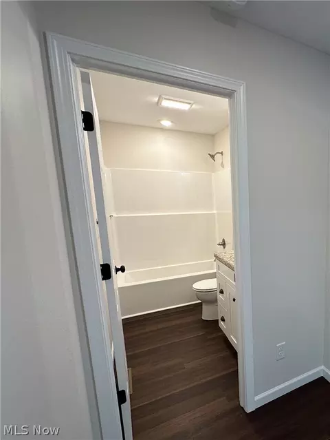 Bath - 363 Sexton St, Struthers, OH 44471 photo 1 of 3