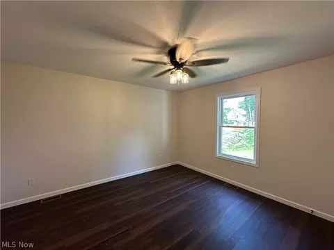 Bedroom - 363 Sexton St, Struthers, OH 44471 photo 5 of 5