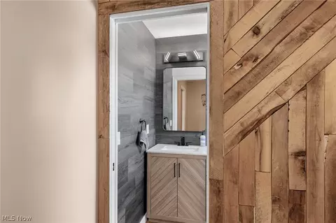 Entry Way - 509 William, Lagrange, OH 44050 photo 3 of 3