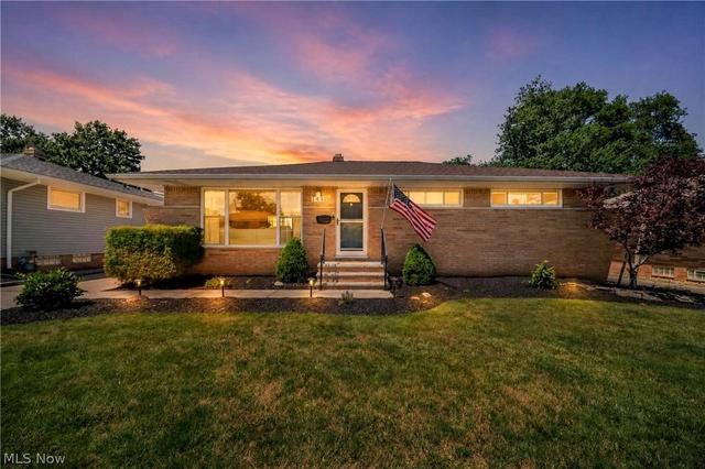 145 Englewood Dr, Seven Hills, OH 44131