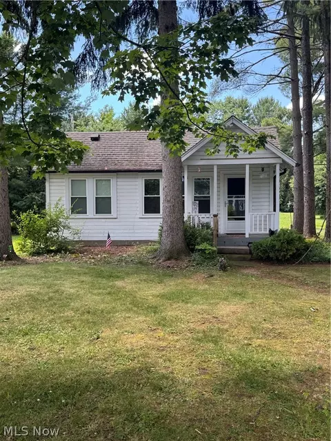 134 Ravenna St, Hudson, OH 44236