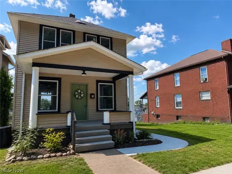 717 N 4th St, Dennison, OH 44621
