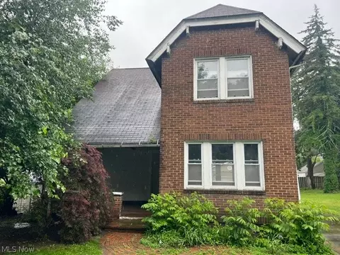 462 Watson St, Akron, OH 44305