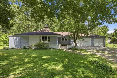 3249 Imrek Dr, Akron, OH 44312